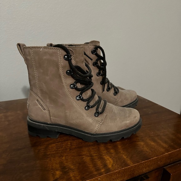 Sorel Boots - Picture 2 of 4